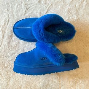 UGG Disquette platform slippers in diva blue size 9